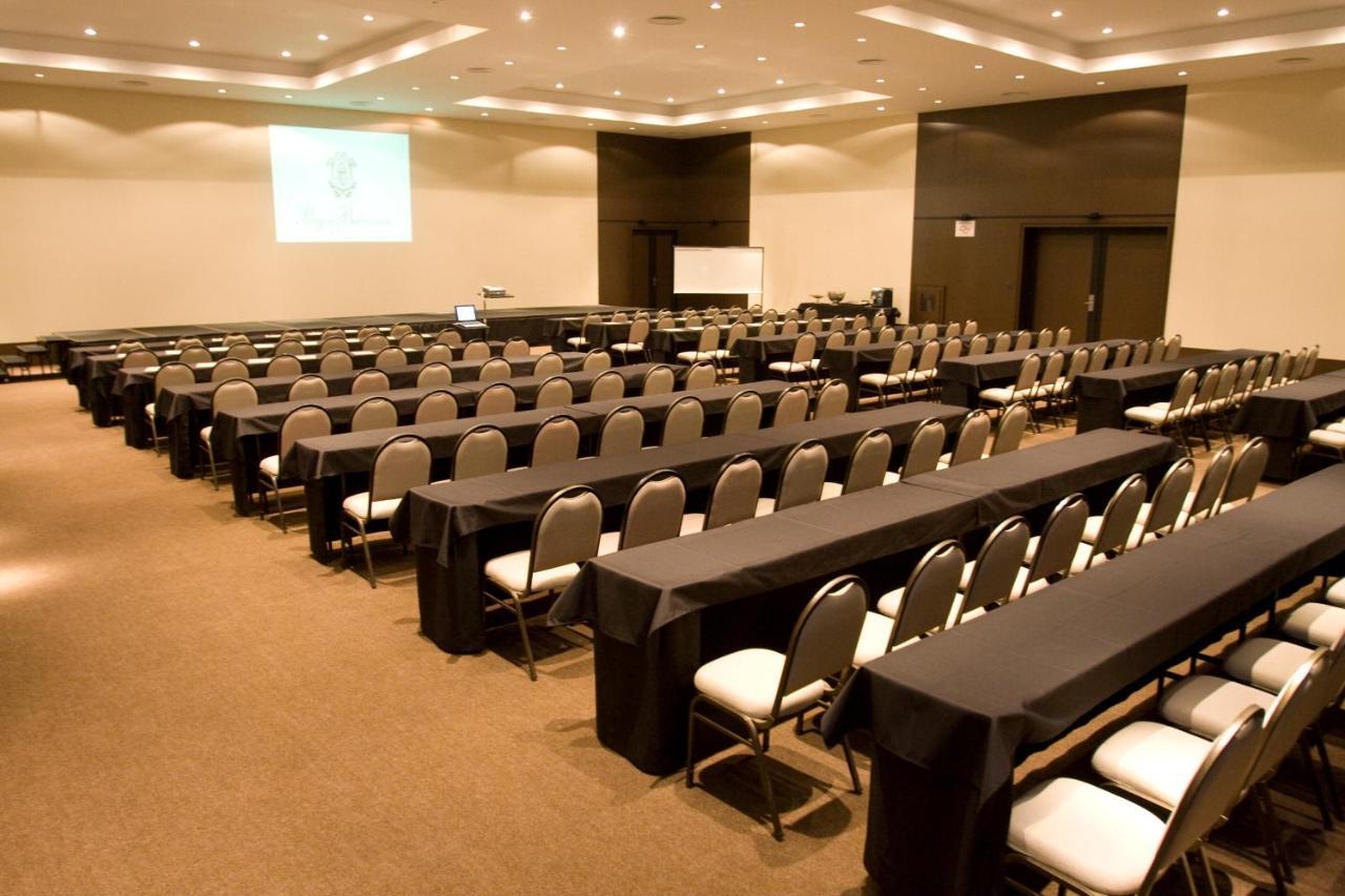 Parque Balneario Hotel Santos By Castelo Itaipava Exterior foto A typical conference room