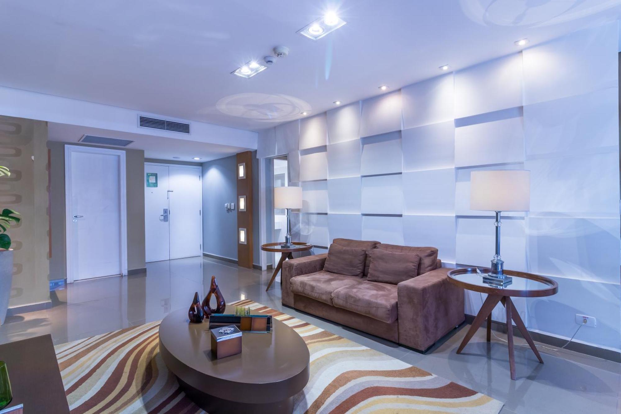 Parque Balneario Hotel Santos By Castelo Itaipava Exterior foto A living room with indirect lighting