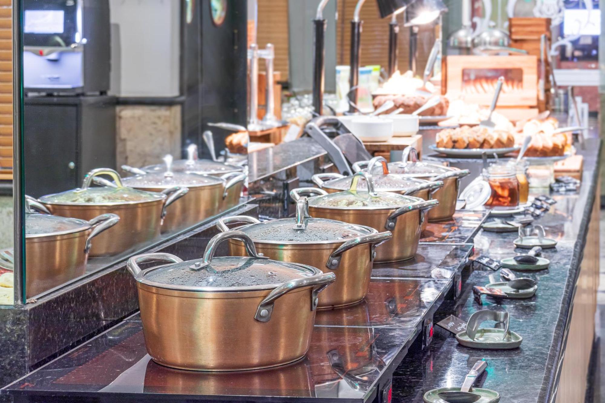 Parque Balneario Hotel Santos By Castelo Itaipava Exterior foto Cooks' station at a restaurant