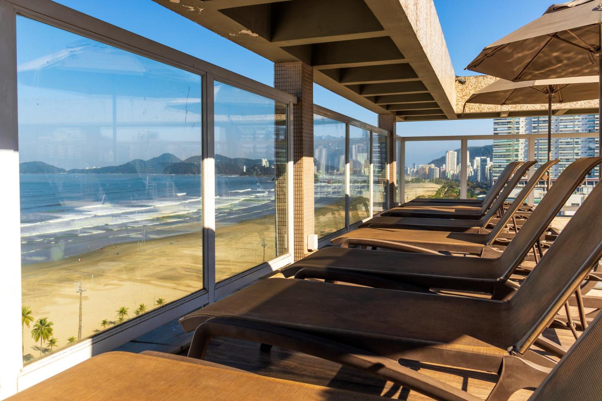 Parque Balneario Hotel Santos By Castelo Itaipava Exterior foto Rooftop pool at the hotel